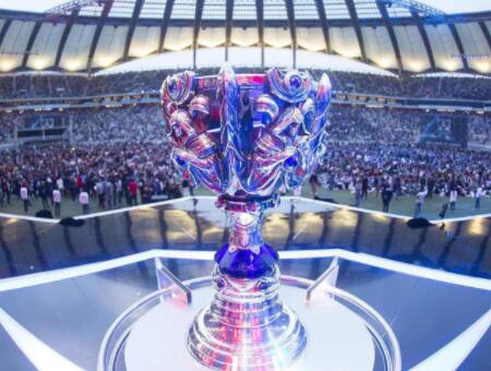 外媒排名十大上单选手：圣枪哥无缘，那个男人只排第三