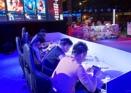 猎鹰队将对阵 FaZe，Aurora 将迎战 FURIA Esports 争夺 FISSURE Playground 2 淘汰赛名额